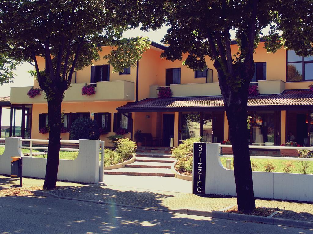 Hotel Grizzino Montereale Valcellina ภายนอก รูปภาพ