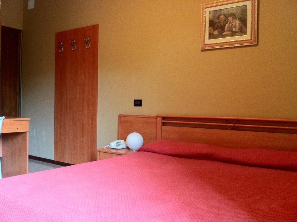 Hotel Grizzino Montereale Valcellina ห้อง รูปภาพ