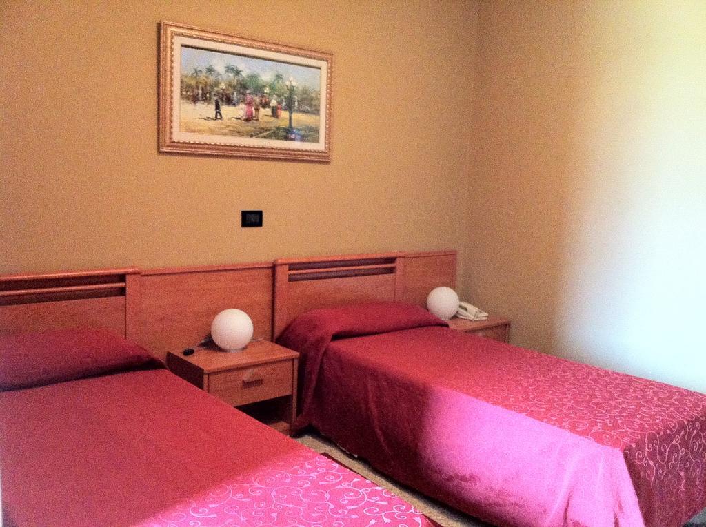 Hotel Grizzino Montereale Valcellina ห้อง รูปภาพ